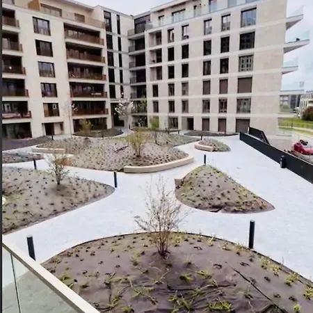 Charming With Terrace And Parking Apartment *